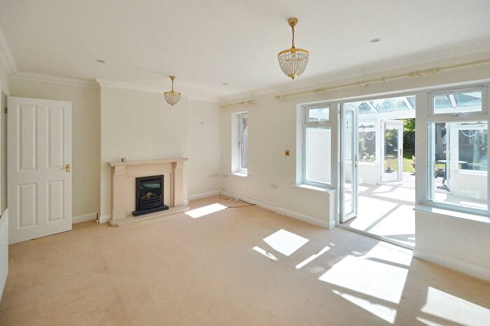3 Bedroom Terraced House For Sale In Church Road, Haslemere, Surrey, GU27