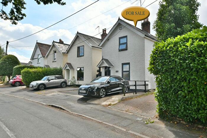 3 Bedroom Detached House For Sale In Sandy Lane, Colehill, BH21