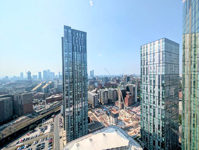 3 Bedroom Flat To Rent In Greengate, Salford, M3
