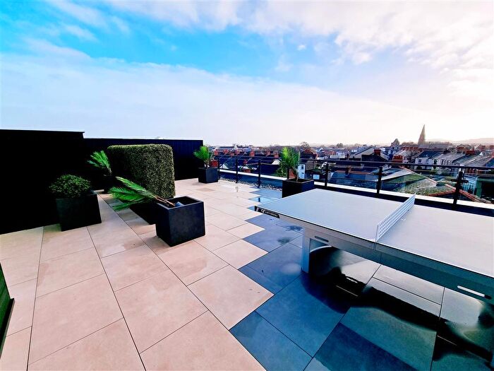 2 Bedroom Flat To Rent In Tair Erw Gain, CF11