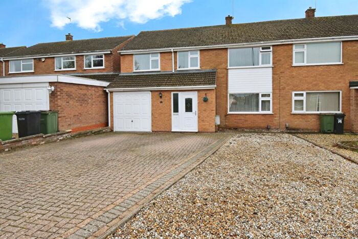 5 Bedroom Semi-Detached House For Sale In Redruth Avenue, Wigston, LE18