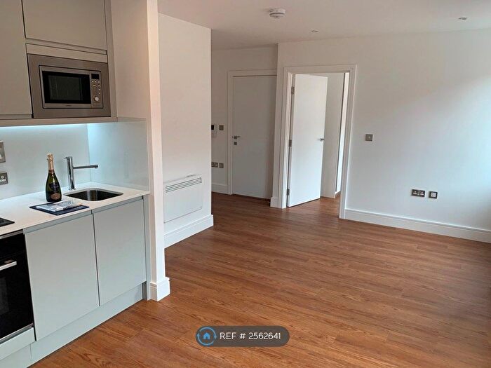 1 Bedroom Flat To Rent In Loam House, Romford, RM7