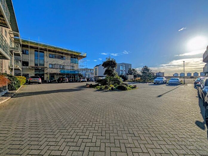 1 Bedroom Flat For Sale In Eirene Road, Goring-By-Sea, Worthing, BN12