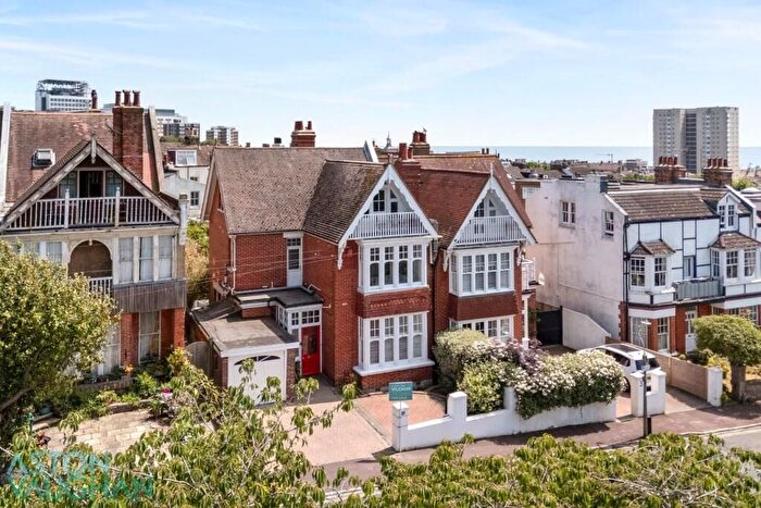 6 Bedroom Semi-detached House For Sale In East Drive, Brighton, BN2