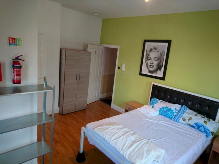 Studio To Rent In Churchway, London NW1