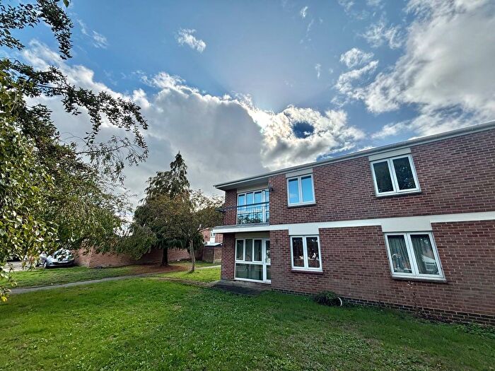 1 Bedroom Flat To Rent In Harnell Close, Taunton, TA1
