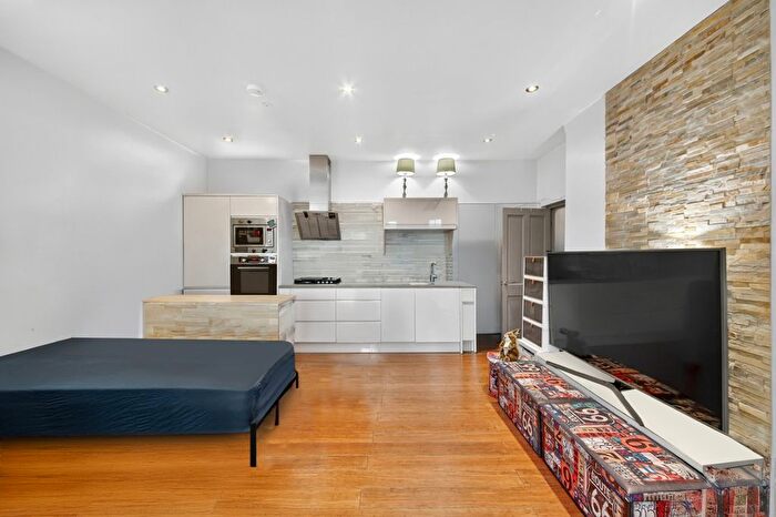 2 Bedroom Flat For Sale In Devon Mansions, Tooley Street, SE1