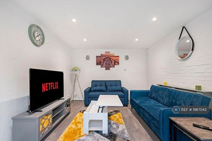 3 Bedroom Terraced House To Rent In Crosse Courts, Basildon, SS15