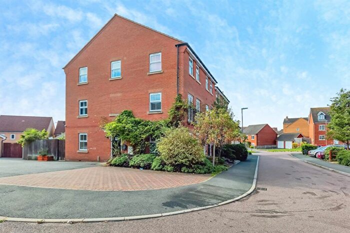 3 Bedroom End Of Terrace House For Sale In Mendip Way, Corby, NN18