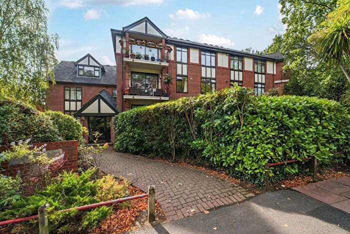 2 Bedroom Apartment For Sale In Durham Avenue, Bromley, BR2