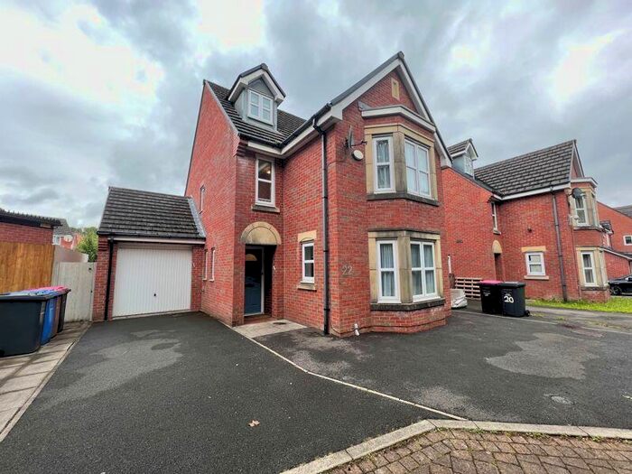 5 Bedroom Detached House To Rent In Blyton Lane, Salford, M7
