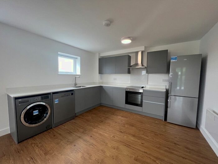 2 Bedroom Flat To Rent In Uxbridge Road, Hayes, UB4