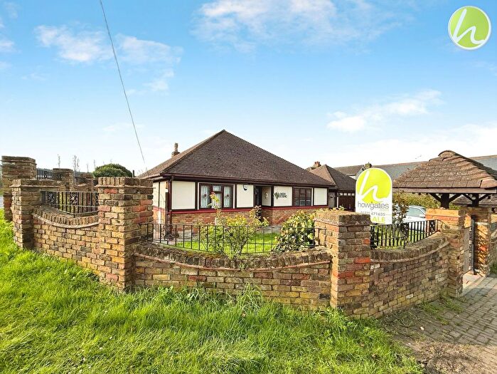 3 Bedroom Detached Bungalow For Sale In London Road, Pitsea, SS13
