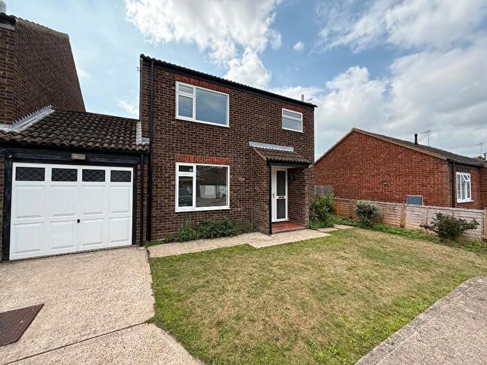 3 Bedroom Link Detached House To Rent In Sandy Close, Trimley St Martin, IP11