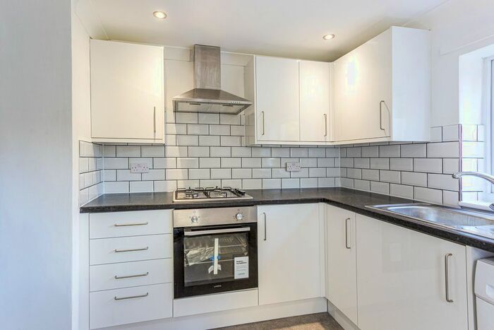 2 Bedroom Flat To Rent In Waverley Grove, Southsea, PO4