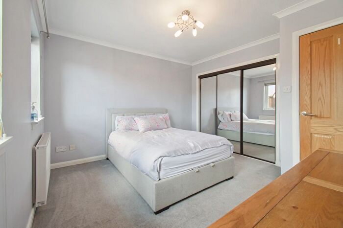 2 Bedroom Flat To Rent In Burnside Court, Bearsden, Glasgow, G61