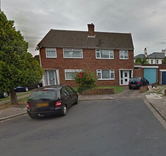 4 Bedroom Semi-Detached House To Rent In Jacqueline Close, Northolt, UB5