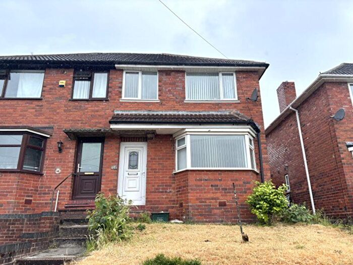 3 Bedroom Semi Detached House For Sale In Edale Road, Great Barr, Birmingham, B42