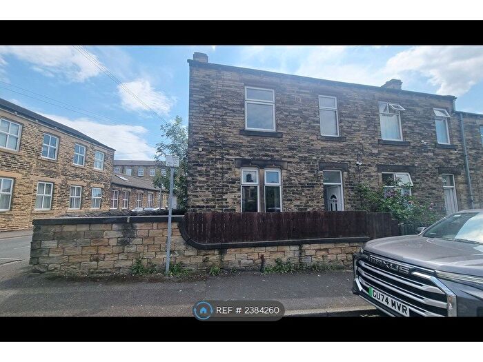 4 Bedroom Terraced House To Rent In Brooke St, Heckmondwike, WF16
