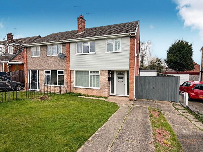 3 Bedroom Semi Detached House For Sale In Sunningdale Drive, Ilkeston, Derbyshire, DE7