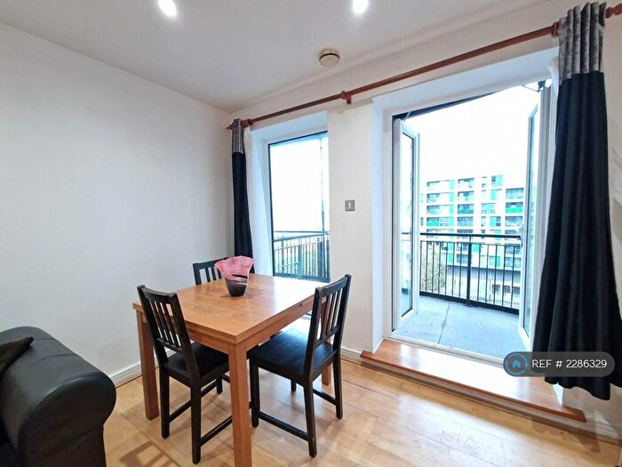 2 Bedroom Flat To Rent In Central House, London, E15