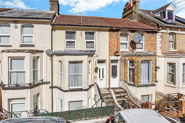 2 Bedroom Maisonette For Sale In Clarendon Road, Dover, Kent, CT17
