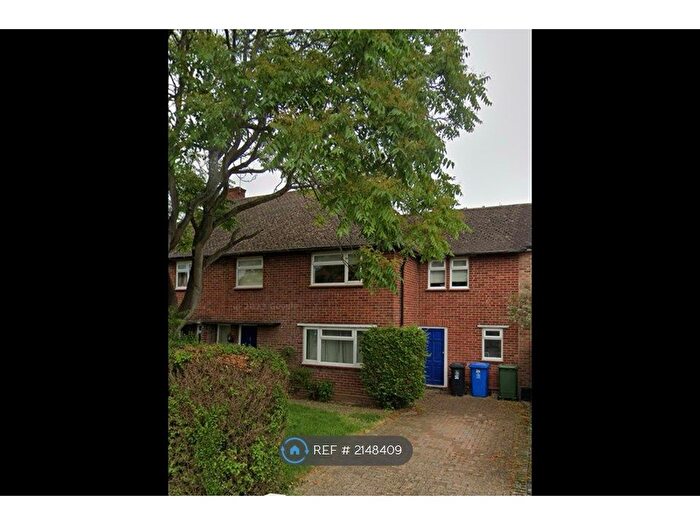 5 Bedroom Terraced House To Rent In Upcroft, Windsor, SL4