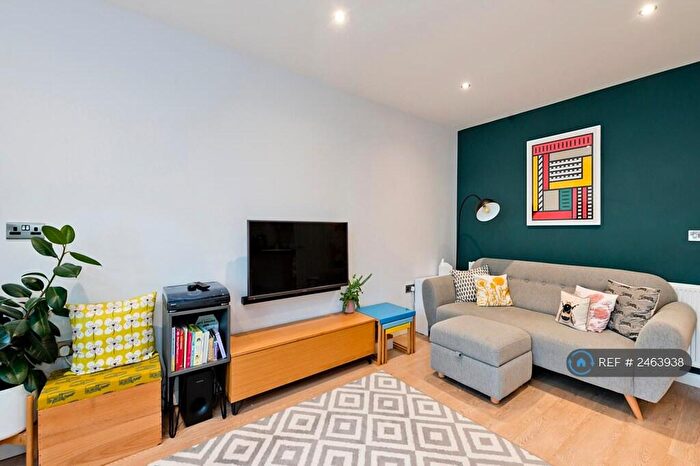 4 Bedroom Maisonette To Rent In Thornbury Way, London, E17