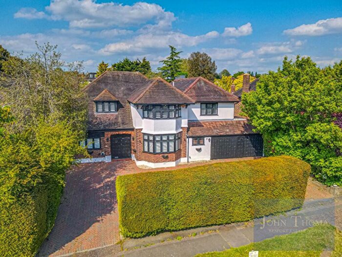 5 Bedroom Detached House For Sale In Chigwell Rise, Chigwell, Essex, IG7