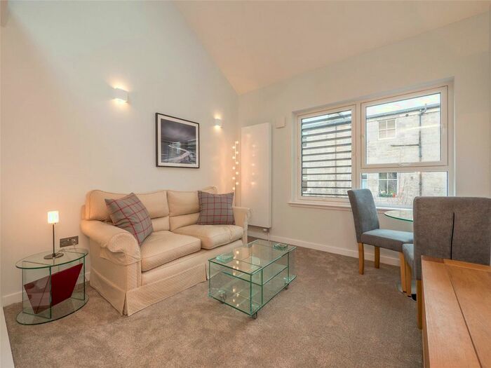 2 Bedroom Flat To Rent In Broughton Street Lane, Edinburgh, EH1