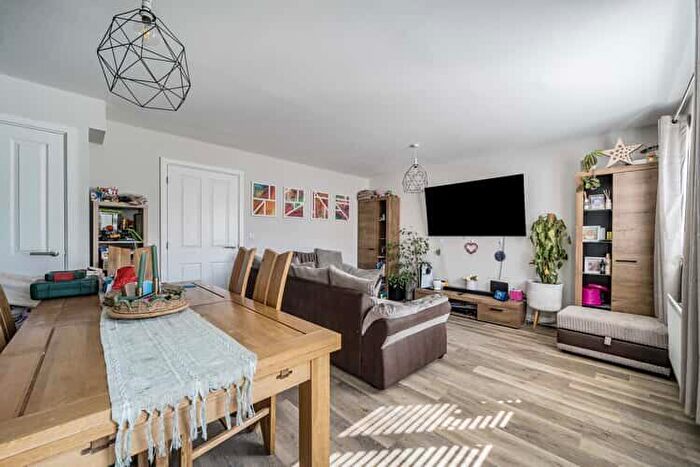 3 Bedroom Duplex For Sale In Goddard Crescent, Wokingham, Berkshire, RG40