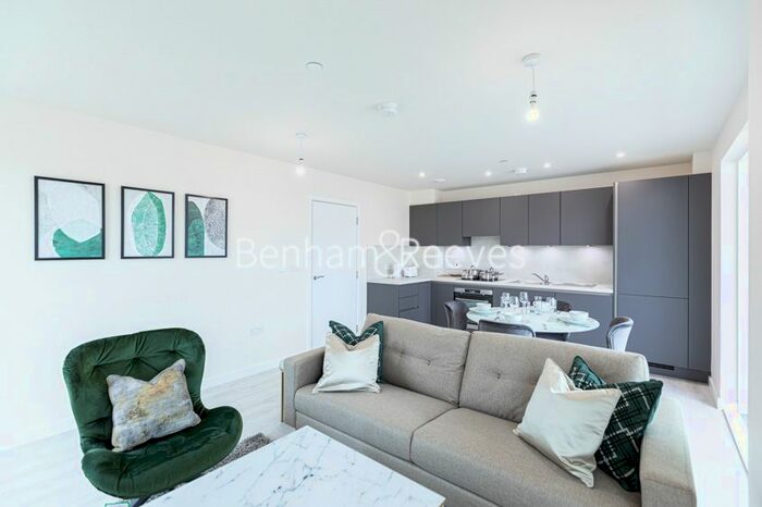 2 Bedroom Flat To Rent In Meadowview Close, Harrow, HA1