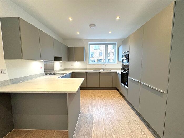 3 Bedroom Town House To Rent In Ballast Road, Erith, DA8