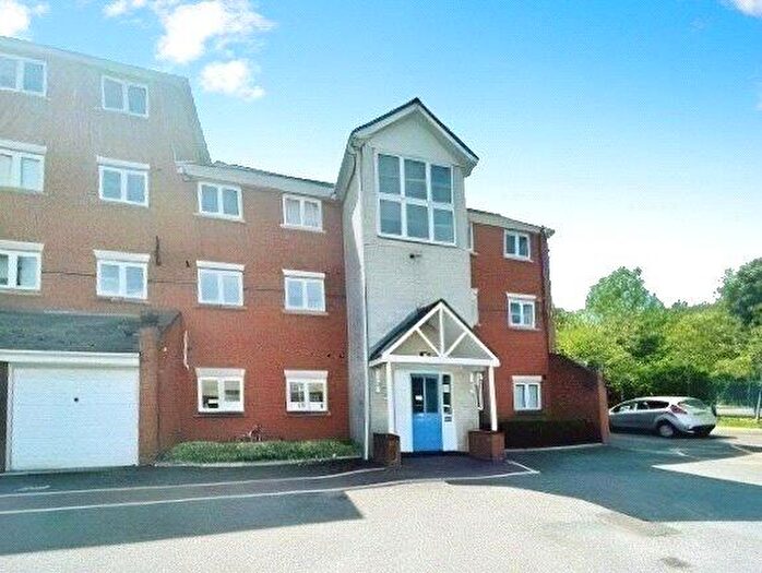 2 Bedroom Apartment For Sale In Horseshoe Bridge, Southampton, SO17