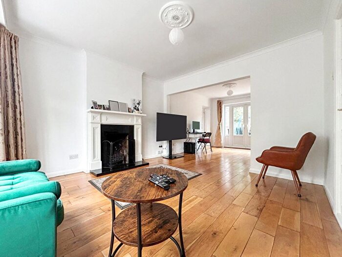 5 Bedroom Detached House For Sale In Crofton Avenue, Bexley, DA5