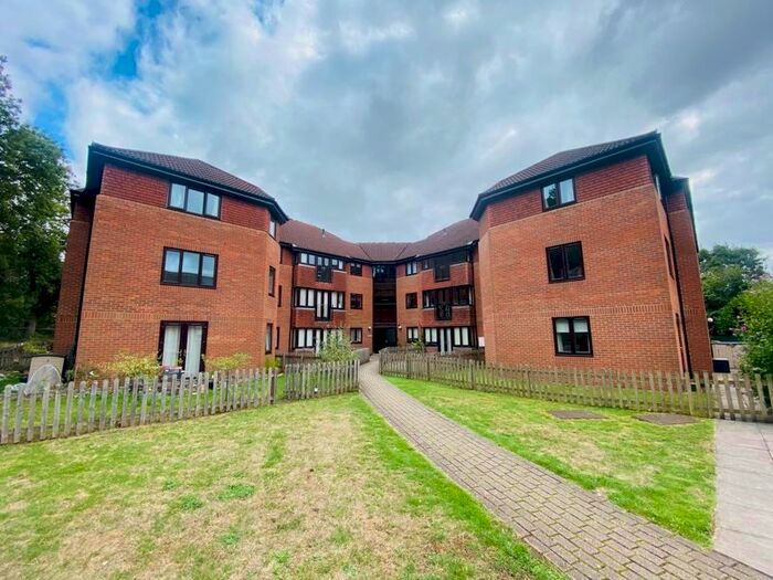 2 Bedroom Flat To Rent In Henbury Road, Henbury, Bristol, BS10