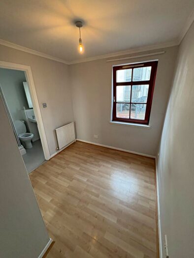 2 Bedroom Flat To Rent In East Cromwell Street, Edinburgh, EH6