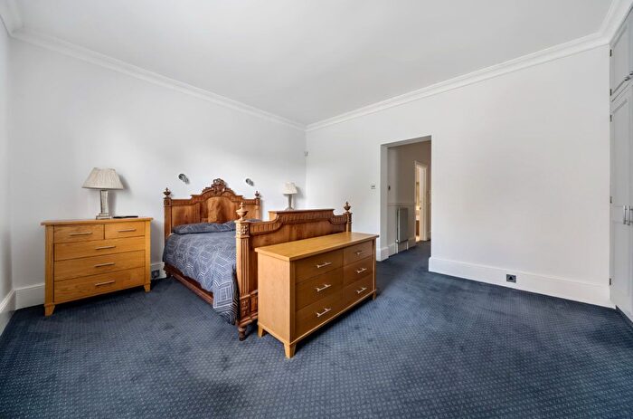 5 Bedroom Detached House For Sale In St Leonards Road, Ealing, W13