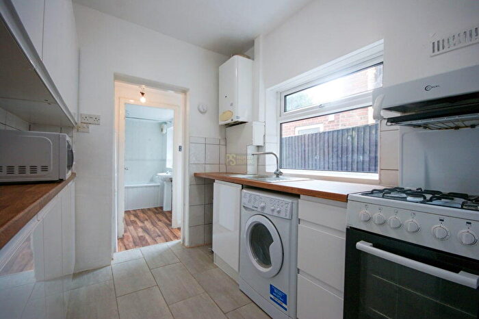 4 Bedroom Terraced House To Rent In Dawlish Road, Selly Oak, Birmingham, B29