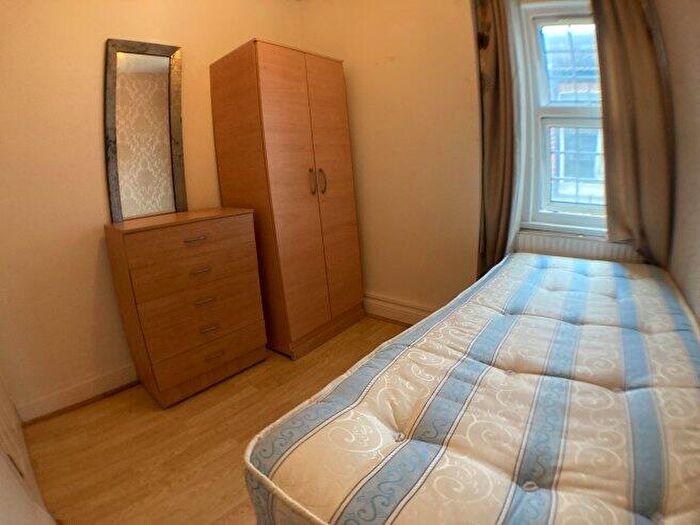 8 Bedroom Flat To Rent In Ivy Road, NW2