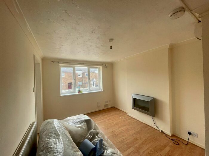 1 Bedroom Flat To Rent In Prospect Court, Newcastle Upon Tyne, NE4