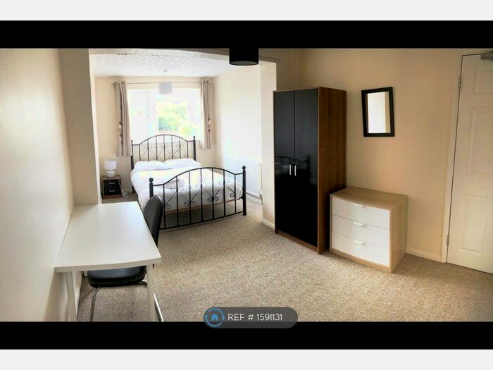 6 Bedroom Semi-Detached House To Rent In Leng Crescent, Norwich, NR4