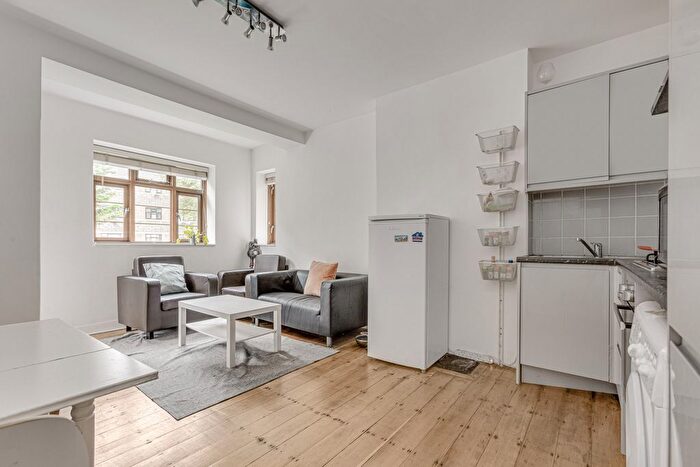 4 Bedroom Flat To Rent In Sertima House, Poynders Gardens, SW4