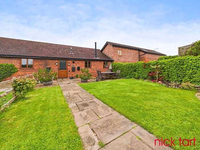 2 Bedroom Bungalow To Rent In Castle Meadow, Middleton Scriven, WV16