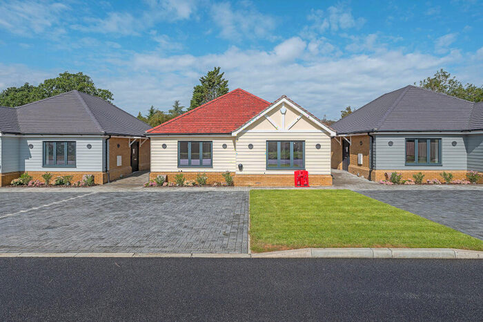 3 Bedroom Bungalow To Rent In Meadow Brook, Oak Hill Road, Stapleford Abbotts, Romford, RM4