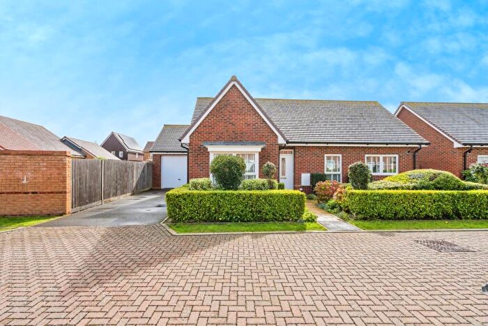 3 Bedroom Bungalow For Sale In Hubble Close, Chichester, West Sussex, PO20