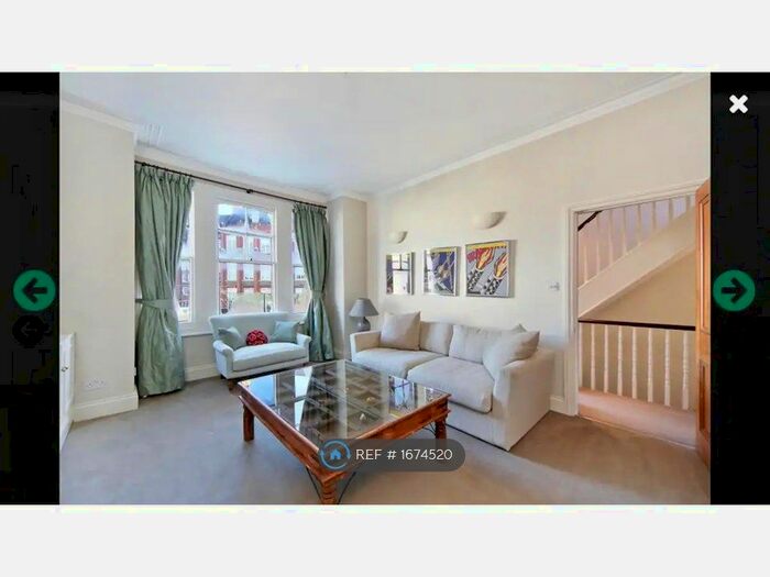 2 Bedroom Flat To Rent In Munster Road, London, SW6