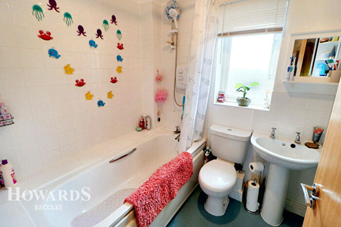 3 Bedroom Terraced House For Sale In George Brown Way, Beccles, NR34