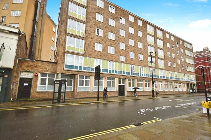 3 Bedroom Flat For Sale In Chapel Street, London, NW1