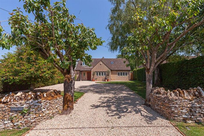 5 Bedroom Detached House For Sale In Asthall Leigh, Nr Burford, OX29